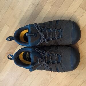 Men's Keens Low Hiking Boot